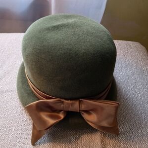 Vintage green velour hat withsilk ribbon.